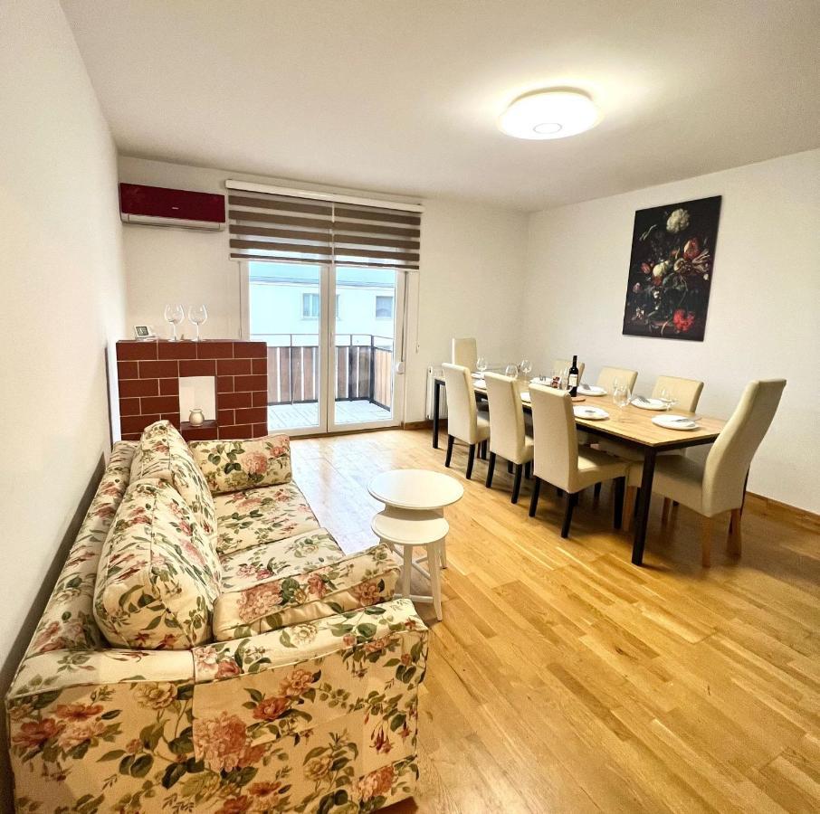 Spacious Apartment With Terrace Wien Exterior foto